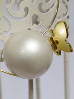 Orecchini -  - ORBP02-O ORECCHINI WILMA PERLA FARFALLA ORO GIALLO  - Perla bianco perlato -disponibile in 15gg